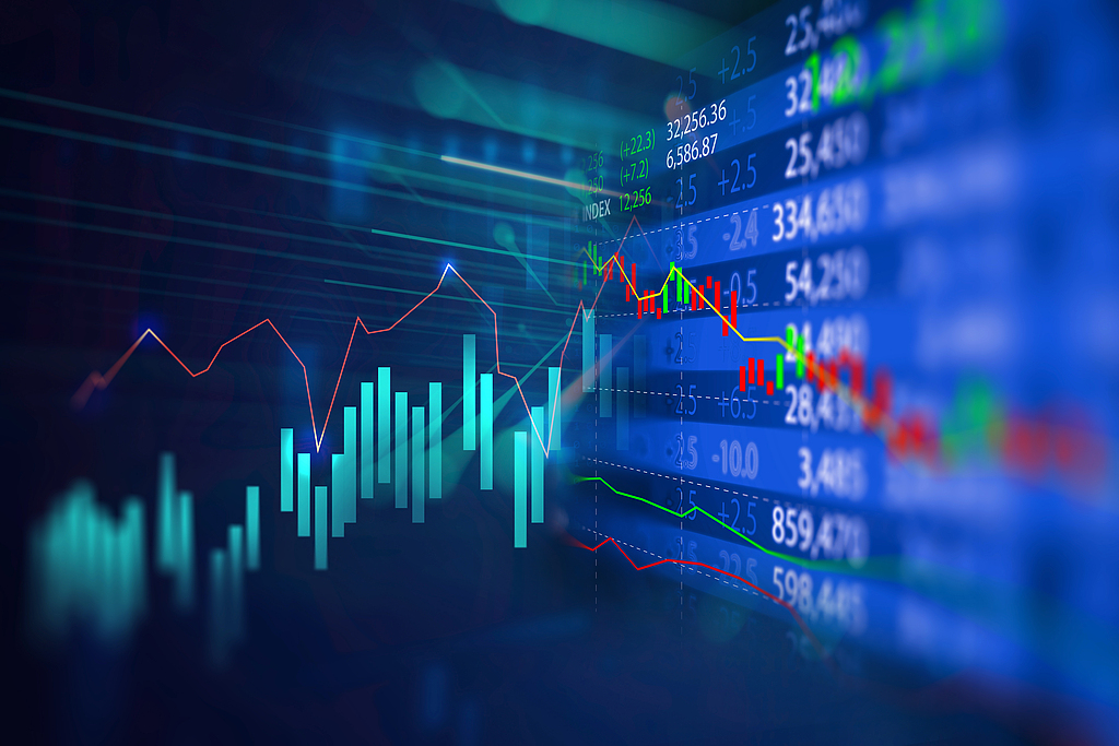 承压下滑的, 家面临营收 承压下滑的, 家面临营收